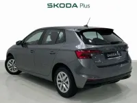 Usado Skoda Fabia 95 CV (69 kW) 2026 Gris Utilitario