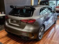 Usado Mercedes A180 136 CV (100 kW) 2024 Gris / plata Berlina