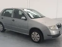 Usado Skoda Fabia Comfort 64 CV (47 kW) 2004 Gris / plata Berlina