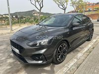Usado Ford Focus ST-Line 125 CV (91 kW) 2020 Gris / plata Berlina