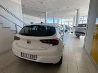 Usado Opel Astra Selective 125 CV (91 kW) 2017 Blanco Utilitario