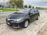 Usado Toyota Auris Hybrid Active 136 CV (100 kW) 2015 Negro Berlina