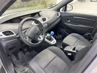 Usado Renault Scenic E-Tech 105 CV (77 kW) 2010 Gris / plata Monovolumen