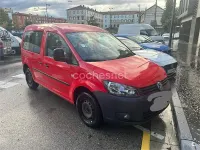 Usado VW Caddy Pro 75 CV (55 kW) 2013 Rojo Monovolumen