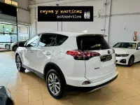 Usado Toyota RAV4 Hybrid Advance 197 CV (144 kW) 2018 Blanco SUV