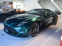 Nuevo Aston Martin Vanquish 835 CV (614 kW) 2026 Verde Coupe