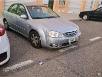 Usado Kia Cerato LX 112 CV (82 kW) 2005 Gris / plata Berlina