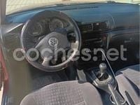 Usado VW Passat Comfortline 130 CV (95 kW) 2001 Rojo Berlina