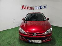 Usado Peugeot 206 110 CV (80 kW) 2005 Granate Berlina