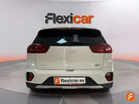 Usado Kia Niro 141 CV (103 kW) 2022 Blanco SUV