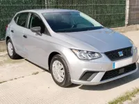 Usado Seat Ibiza Reference 95 CV (69 kW) 2019 Plateado Utilitario