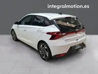 Usado Hyundai i20 84 CV (61 kW) 2022 Blanco Utilitario