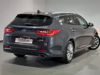 Usado Kia Optima 136 CV (100 kW) 2022 Gris / plata Familiar