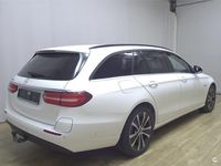 Usado Mercedes E300 306 CV (225 kW) 2019 Blanco Familiar