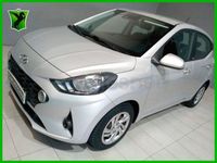 Usado Hyundai i10 67 CV (49 kW) 2021 Gris / plata Utilitario