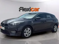 Usado Kia Ceed 136 CV (100 kW) 2023 Gris Utilitario