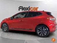 Usado Renault Clio Techno 90 CV (66 kW) 2024 Rojo Utilitario