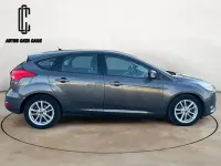 Usado Ford Focus Trend 120 CV (88 kW) 2015 Gris / plata Berlina