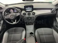 Usado Mercedes CLA200 136 CV (100 kW) 2015 Gris / plata Coupe