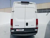 Usado Iveco Daily 136 CV (100 kW) 2022 Blanco Berlina