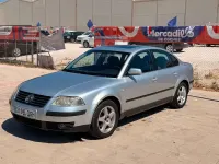 Usado VW Passat Comfortline 129 CV (94 kW) 2003 Gris Berlina