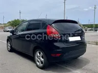 Usado Ford Fiesta Trend 82 CV (60 kW) 2009 Negro Berlina