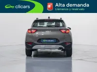 Usado Kia Stonic 120 CV (88 kW) 2023 Gris / plata SUV