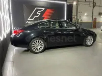 Usado Opel Insignia Sport 160 CV (117 kW) 2011 Negro Berlina
