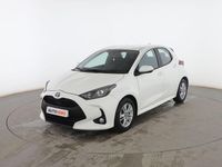 Usado Toyota Yaris Hybrid Active 116 CV (85 kW) 2022 Blanco Berlina
