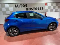 Usado Mazda 2 Style 105 CV (77 kW) 2015 Azul Berlina