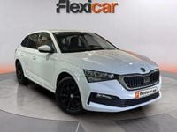 Usado Skoda Scala Ambition 110 CV (80 kW) 2021 Blanco Utilitario