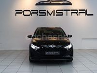 Usado Hyundai i20 100 CV (73 kW) 2023 Negro Berlina