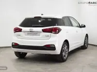 Usado Hyundai i20 100 CV (73 kW) 2020 Blanco Utilitario