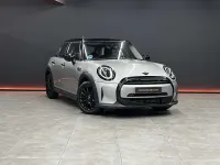 Usado Mini Cooper Essential 156 CV (114 kW) 2024 Gris Utilitario
