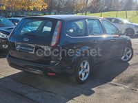 Usado Ford Focus Trend 109 CV (80 kW) 2010 Negro Familiar