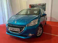 Usado Peugeot 208 Active 82 CV (60 kW) 2013 Azul Utilitario