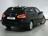 Usado Peugeot 308 SW Style 131 CV (96 kW) 2017 Negro Familiar