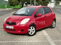 Usado Toyota Yaris 90 CV (66 kW) 2009 Rojo Utilitario