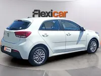 Usado Kia Rio 84 CV (61 kW) 2021 Blanco Berlina
