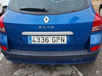 Usado Renault Clio GrandTour Dynamique 85 CV (62 kW) 2009 Azul Familiar