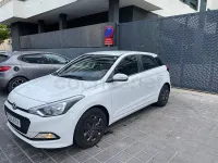 Usado Hyundai i20 84 CV (61 kW) 2017 Blanco Berlina