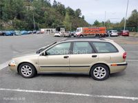 Usado Volvo V40 102 CV (75 kW) 2002 Beige Familiar