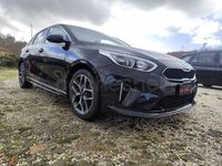 Usado Kia Ceed 136 CV (100 kW) 2021 Negro Utilitario