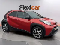 Usado Toyota Aygo X Play 72 CV (52 kW) 2022 Rojo SUV