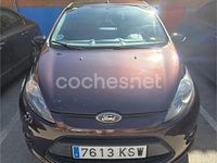 Usado Ford Fiesta 60 CV (44 kW) 2011 Granate Utilitario