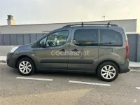 Usado Peugeot Partner Tepee Access 100 CV (73 kW) 2016 Negro Monovolumen