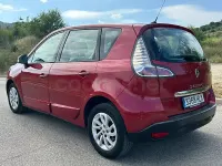 Usado Renault Scénic III Dynamique 110 CV (80 kW) 2012 Granate Monovolumen