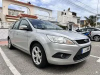 Usado Ford Focus Trend 100 CV (73 kW) 2009 Gris / plata Familiar