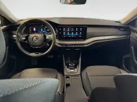 Usado Skoda Octavia Ambition 150 CV (110 kW) 2024 Blanco Familiar