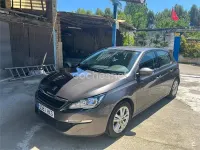 Usado Peugeot 308 Access 130 CV (95 kW) 2014 Gris / plata Berlina
